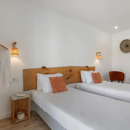 منزل ريفي Quinta Dos Raposos- Portugal *